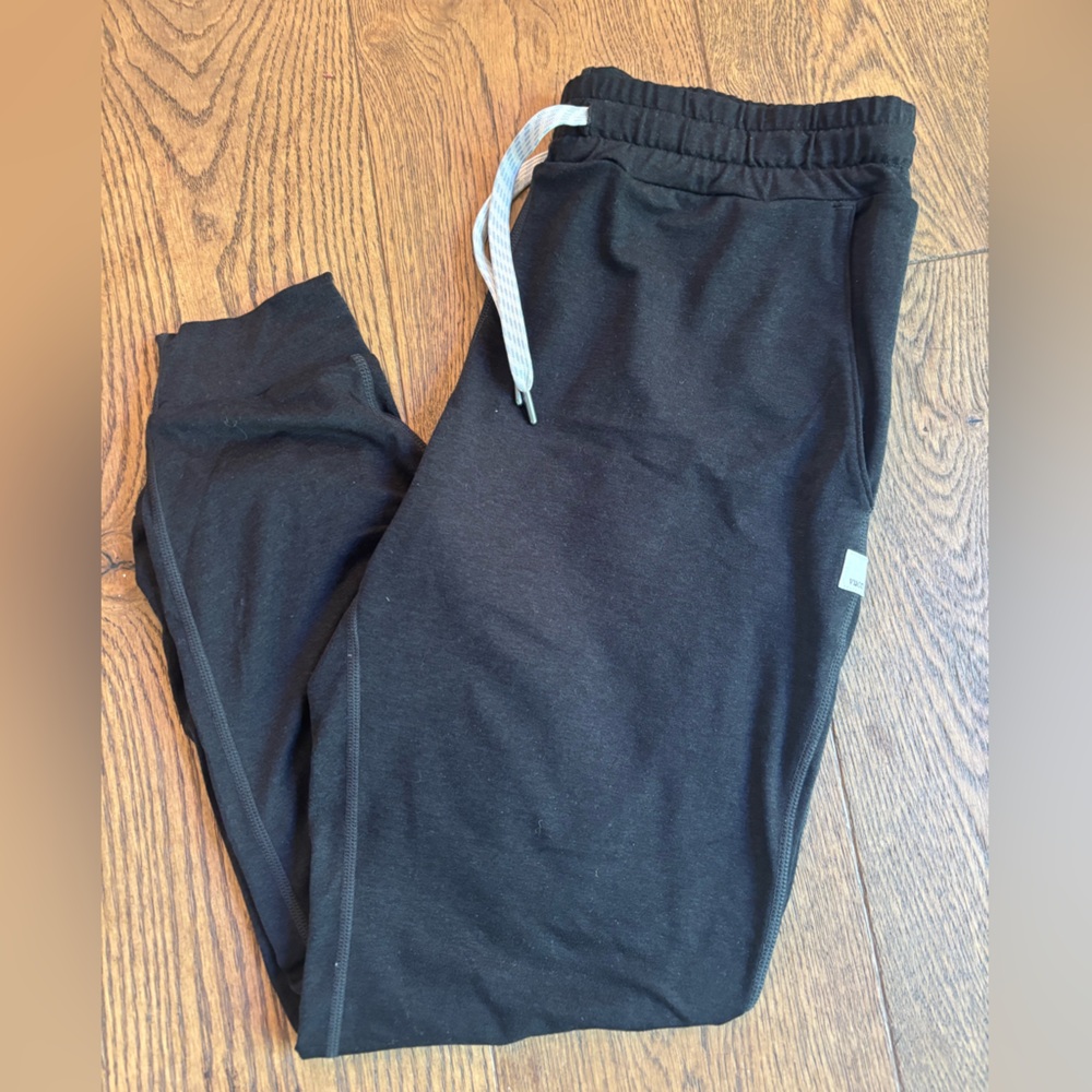 Vuori Halo Joggers- Black Heather XS
